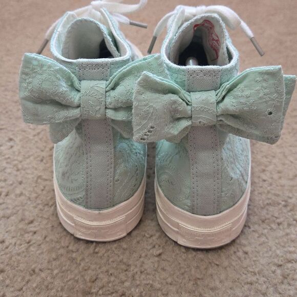 Converse Chuck 70 Bow Green Sticky Aloe Embroidered Floral Size 10 Womens - Picture 5 of 9